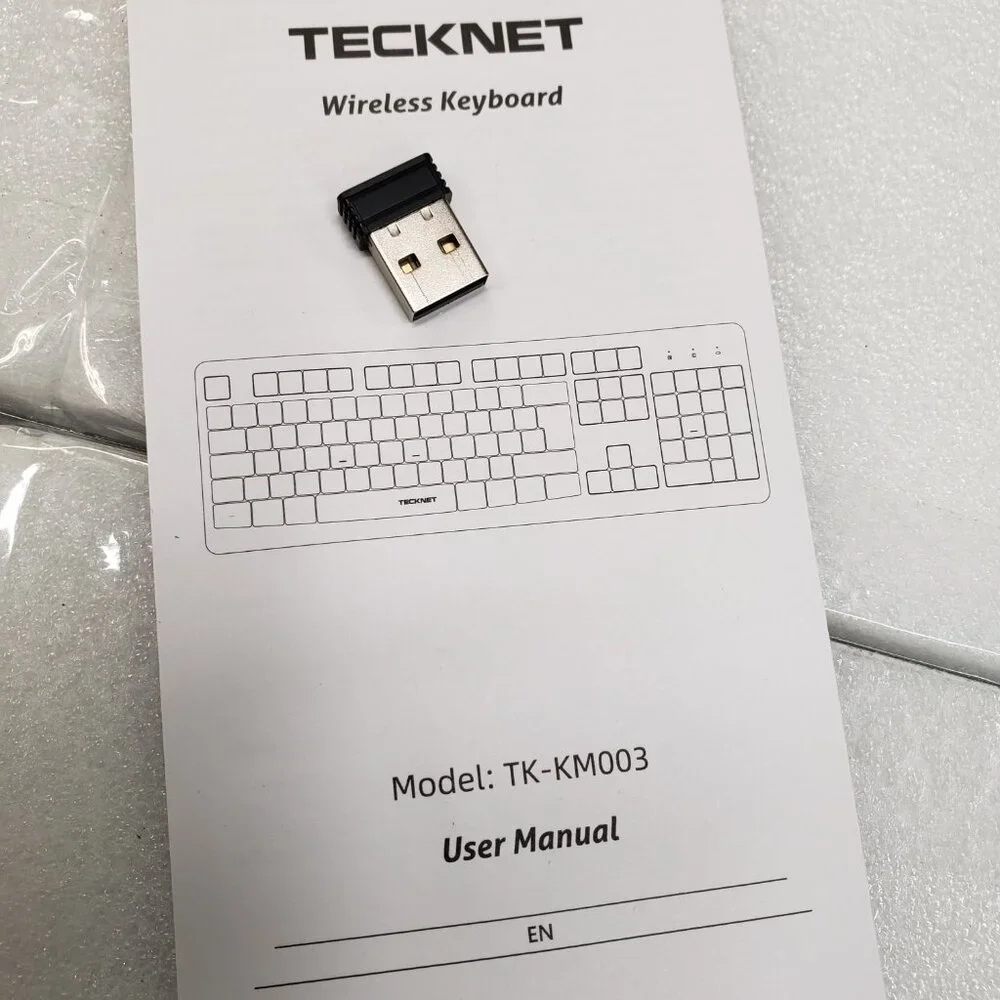 Wireless Keyboard 2.4G Cordless Full QWERTY Keyboard. Black w USB dongle KM003